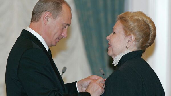 Президент РФ Владимир Путин наградил орденом За заслуги перед Отечеством IV степени актрису Инну Макарову