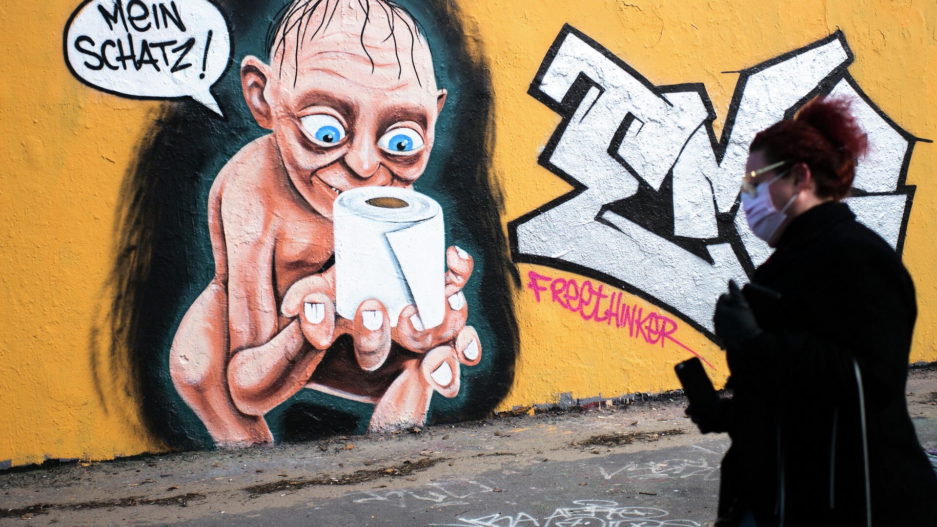 Граффити с изображением Голлума из Властелина колец в Берлине, Германия  - РИА Новости, 1920, 25.08.2022