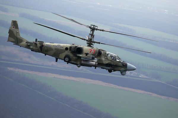 Вертолет Ка-52 Аллигатор во время летно-тактических учений в Краснодарском крае