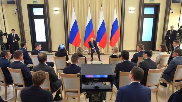 26 марта 2020. Президент РФ Владимир Путин во время встречи с представителями предпринимательского сообщества