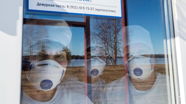 Медицинские работники в здании обсерватора в Карелии