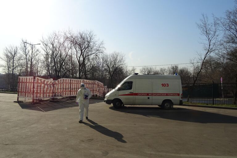 Больница № 67, машина скорой помощи доставила нового пациента Больница № 67, машина скорой помощи доставила нового пациента