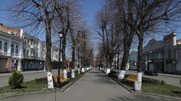 Пустая улица Мира в центре Владикавказа