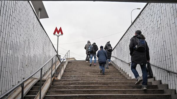 Выход со станции метро Калужская московского метрополитена
