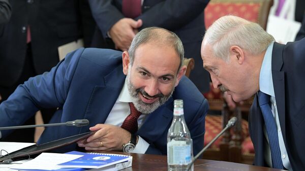 Премьер-министр Армении Никол Пашинян и президент Белоруссии Александр Лукашенко