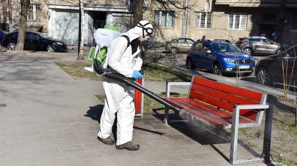 Дезинфекционная обработка в сквере во Львове в рамках профилактики коронавируса