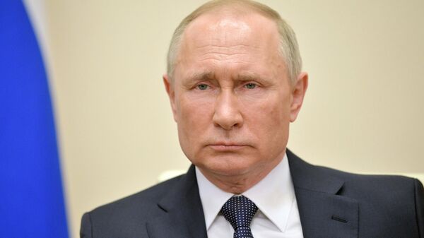 Президент России Владимир Путин во время обращения к гражданам из-за ситуации с угрозой распространения коронавирусной инфекции. 2 апреля 2020