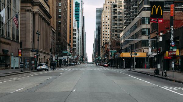 Опустевшая улица в центре Нью-Йорка