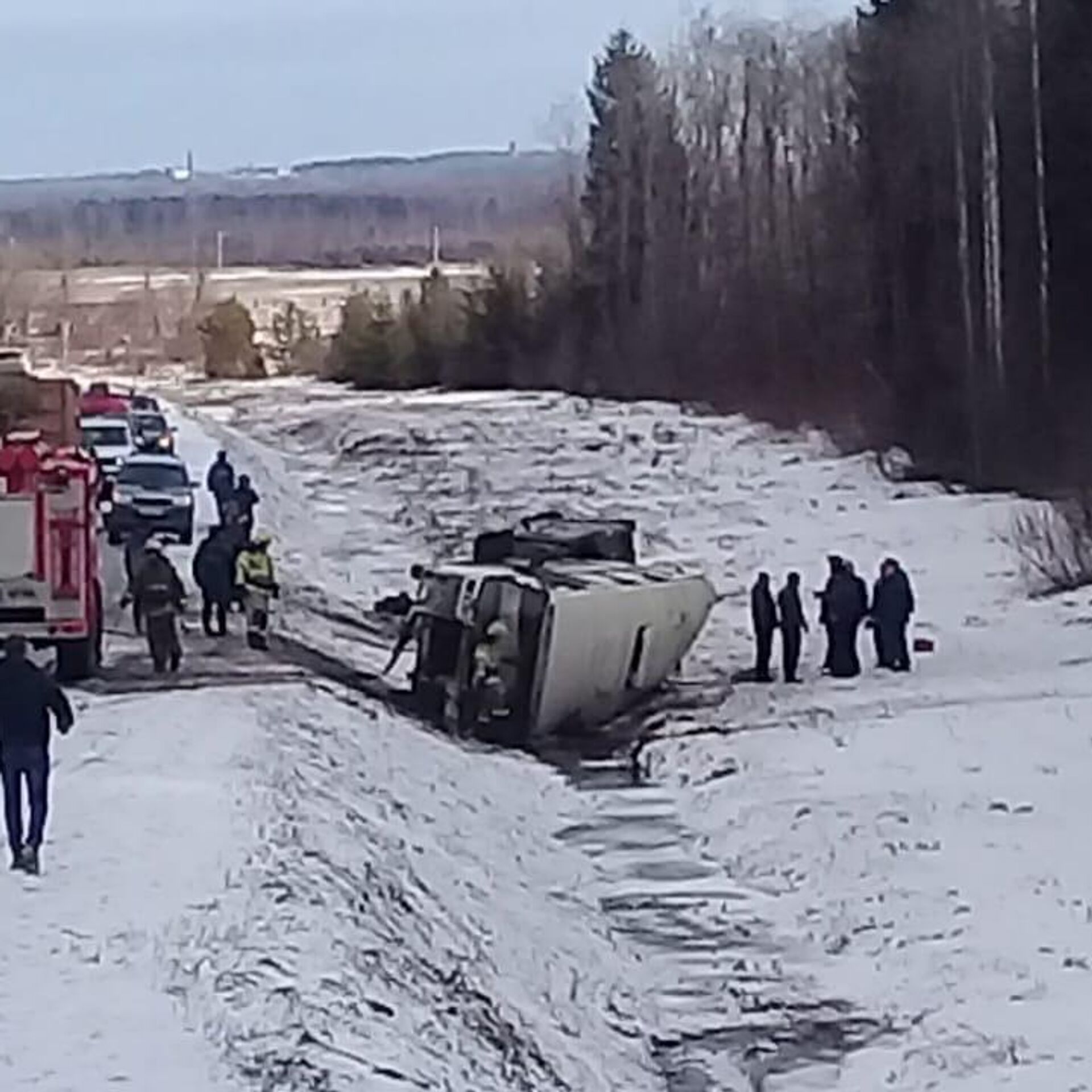 В ДТП с грузовиком в Калужской области пострадали семь человек - РИА  Новости, 24.11.2020