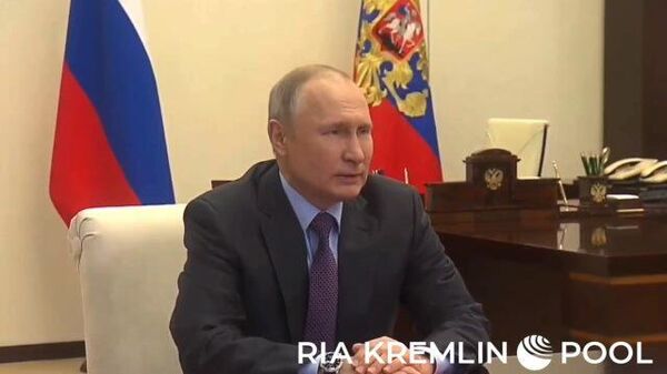 Владимир Путин провел совещание с постоянными членами совбеза онлайн