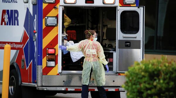 Машина скорой помощи в медицинском центре Broward Heatlh во Флориде