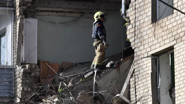Поврежденный в результате взрыва бытового газа жилой дом в Орехово-Зуево