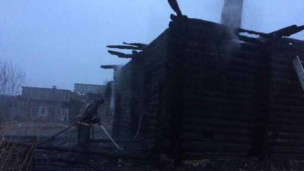 На месте пожара в селе Елань Свердловской области 