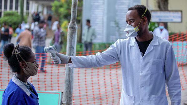 Санитарный контроль в связи с коронавирусом  в Аддис-Абебе, Эфиопия
