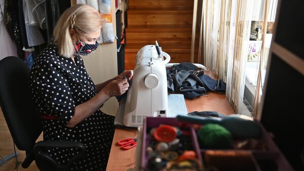 Татьяна Борисова шьет дизайнерские маски в народном стиле у себя дома в Ростове-на-Дону
