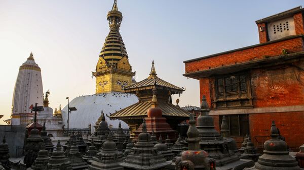 Вид на храм Сваямбунатх в Катманду, Непал