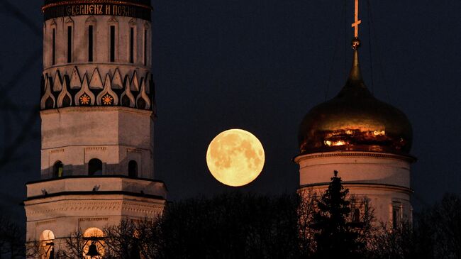 Суперлуние, наблюдаемое в Москве