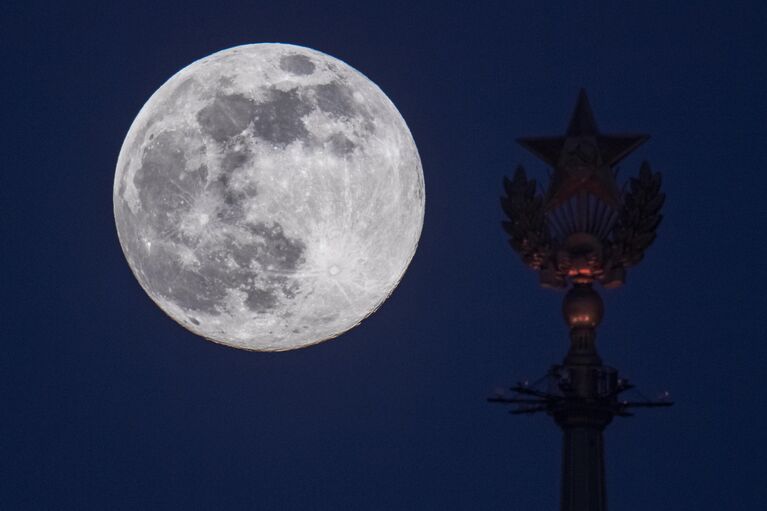 Суперлуние, наблюдаемое в Москве