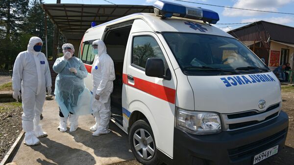 Медики на посту ДПС при въезде в город Гал в Абхазии