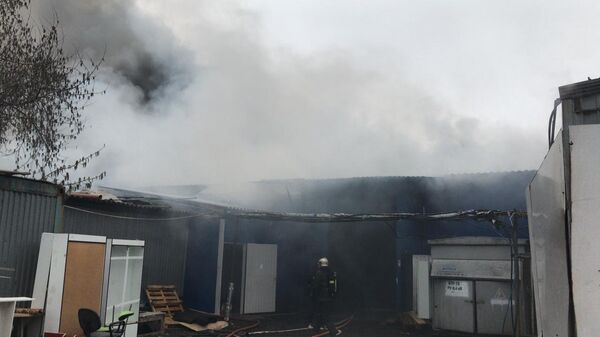 Тушение пожара на промышленном предприятии в городском округе Дзержинский Московской области