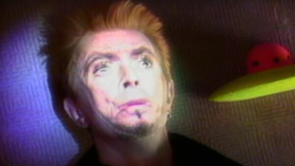 Кадр из видео Repetition певца Дэвида Боуи