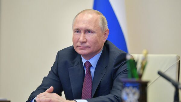 Президент РФ Владимир Путин во время сеанса связи с МКС