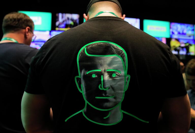 Портрет Владимира Зеленского на футболке Портрет Владимира Зеленского на футболке