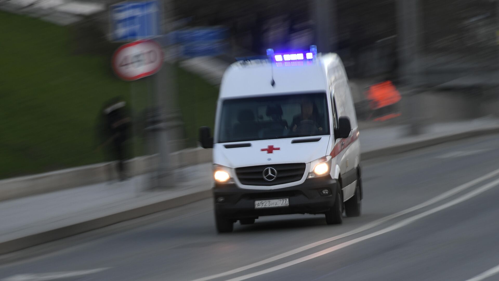 В Курской области грузовик столкнулся с автобусом, пострадали шесть человек