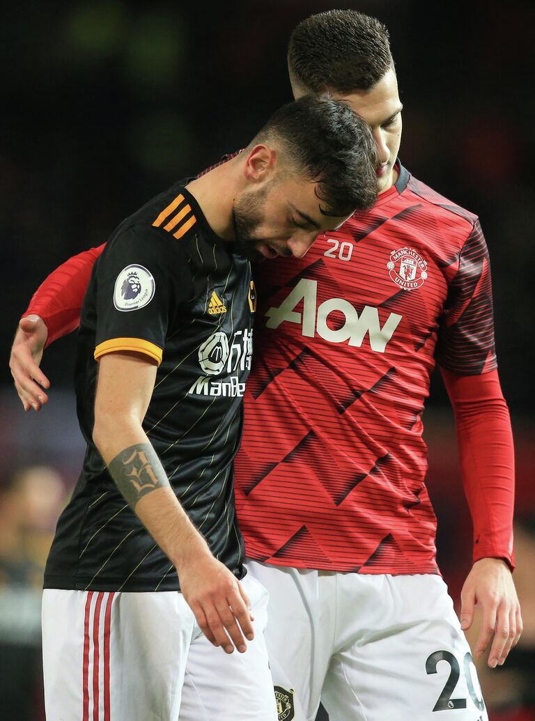 Футболисты Манчестер Юнайтед Бруну Фернандеш и Диогу Далот