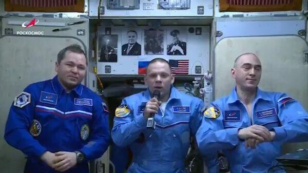 Российские космонавты с МКС поблагодарили Дениса Проценко