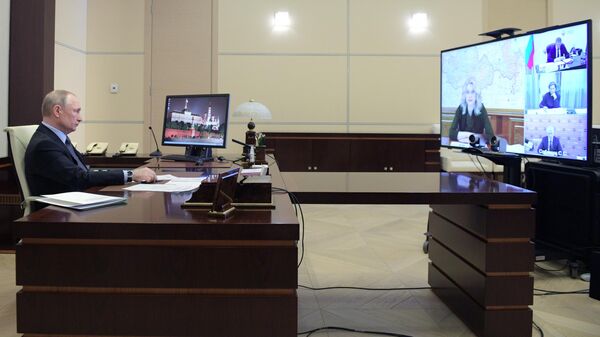 Президент РФ Владимир Путин проводит в режиме видеоконференции совещание по санитарно-эпидемиологической ситуации в России