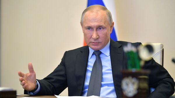 Президент РФ Владимир Путин проводит в режиме видеоконференции совещание по санитарно-эпидемиологической ситуации в России