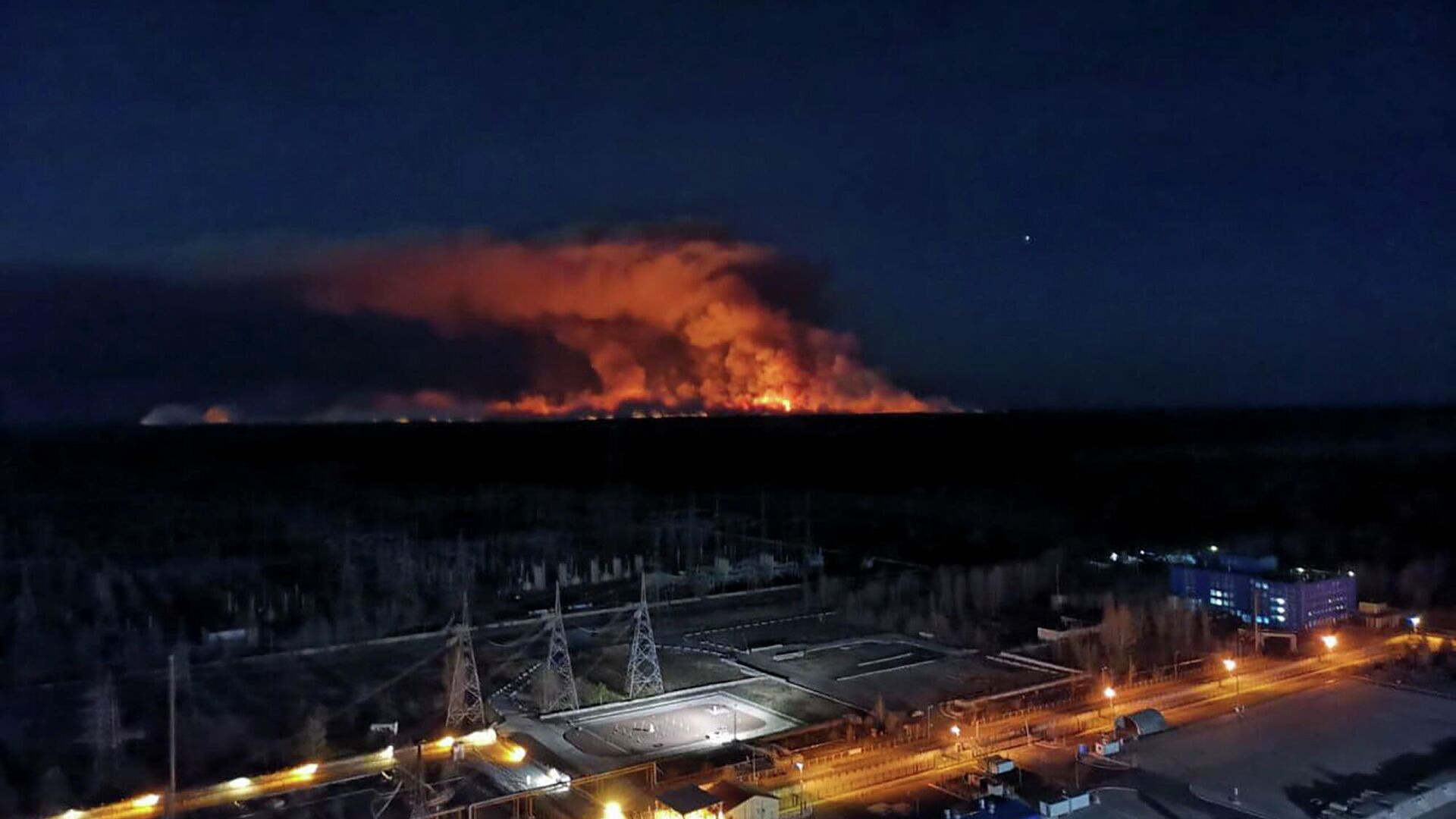 Лесной пожар в зоне отчуждения Чернобыльской АЭС - РИА Новости, 1920, 28.03.2022