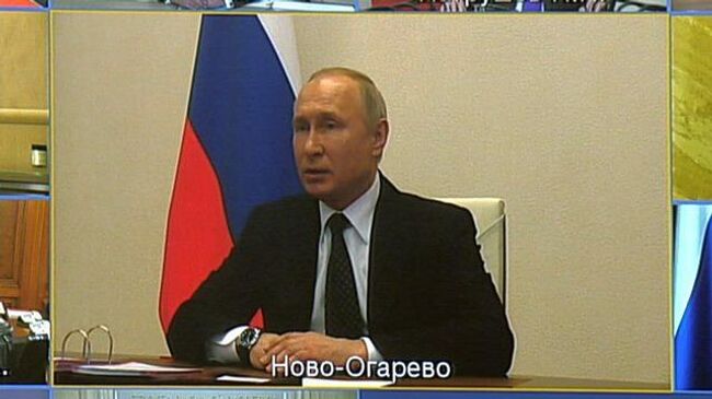 Путин объявил о переносе парада Победы