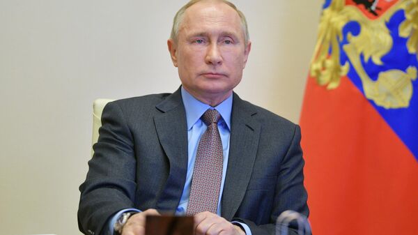 Президент РФ Владимир Путин проводит в режиме видеоконференции совещание о ходе строительства и перепрофилирования медицинских учреждений в регионах РФ