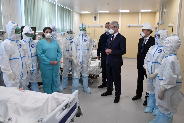 Мэр Москвы Сергей Собянин на открытии инфекционного центра в Новой Москве Мэр Москвы Сергей Собянин на открытии инфекционного центра в Новой Москве