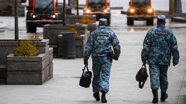 Сотрудники полиции в центре Москвы