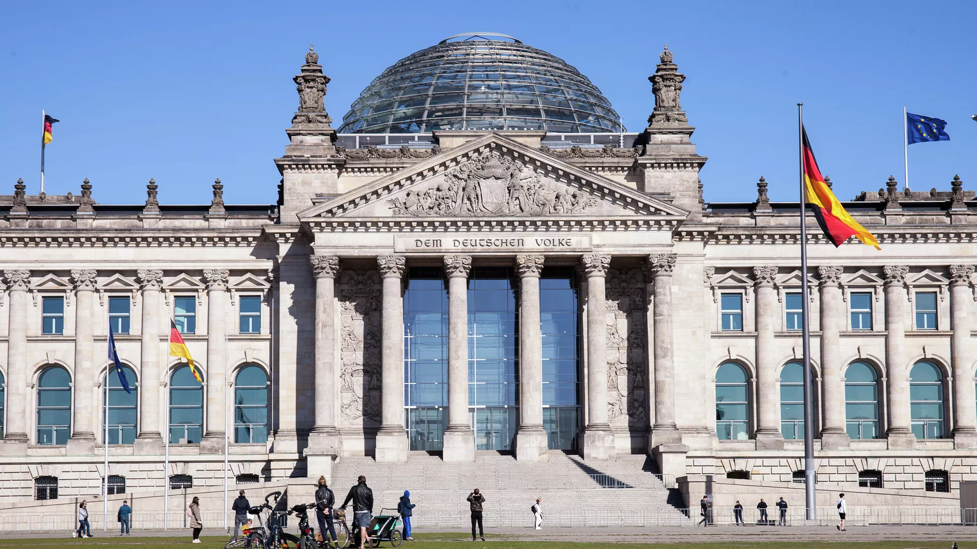 ФРГ не соблюдает конвенцию по кассетным боеприпасам, заявили в Бундестаге