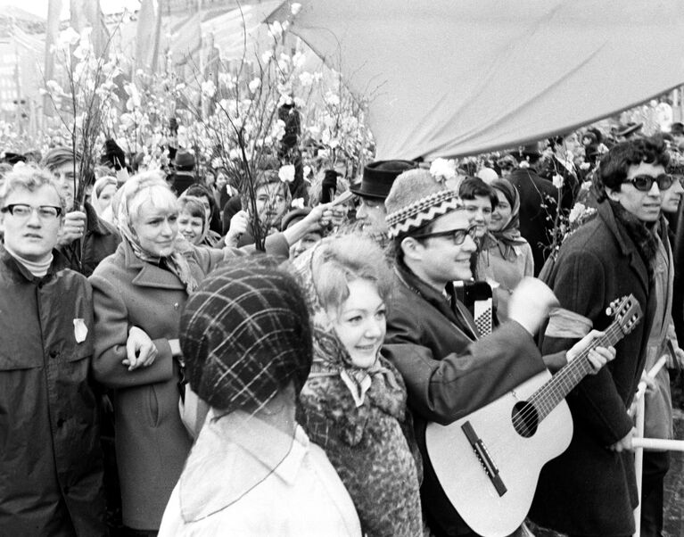 Первомайская демонстрация трудящихся на Красной площади