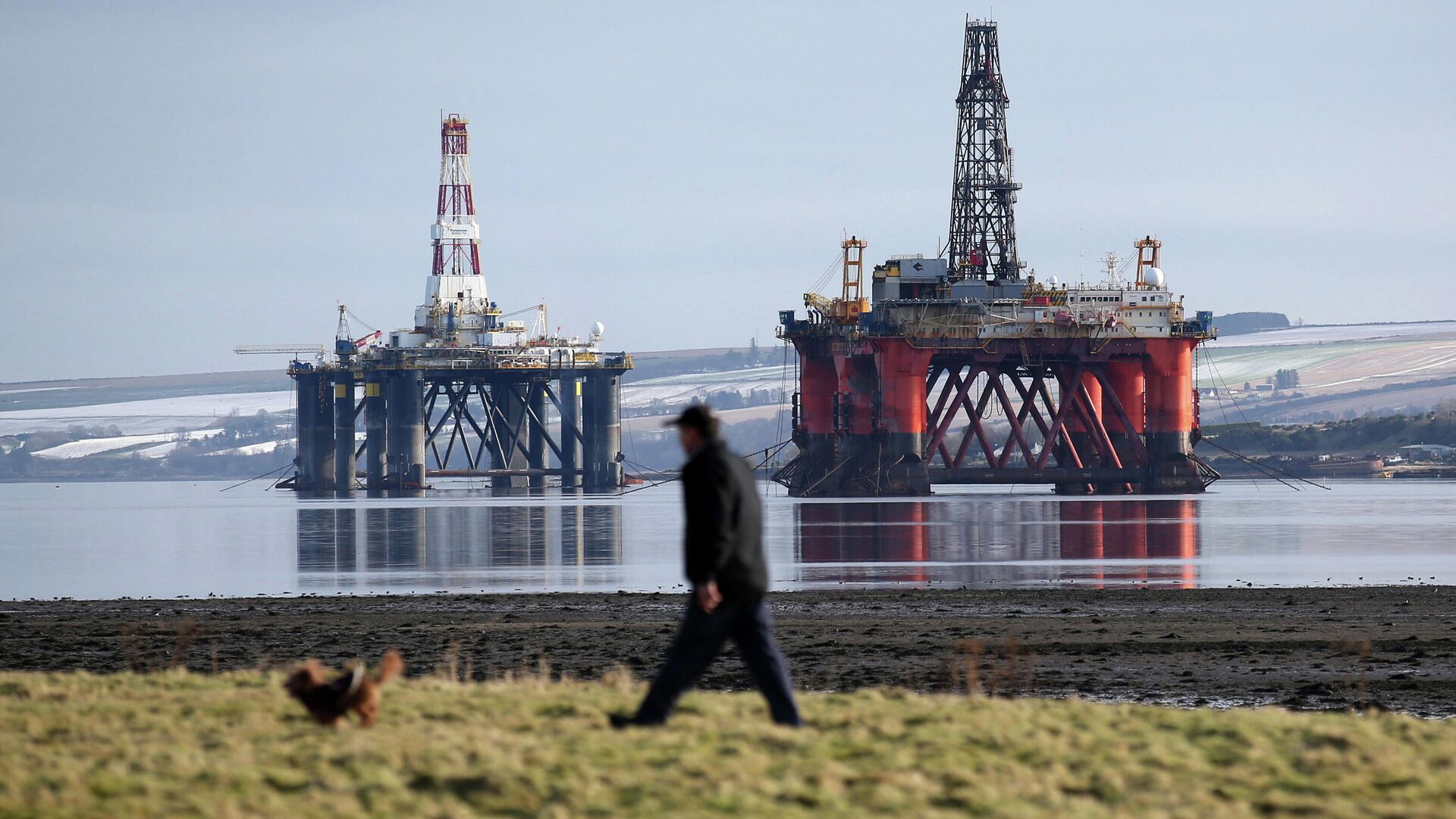 Нефтяные платформы у берегов Шотландии в Северном море - РИА Новости, 1920, 04.06.2021