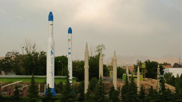 Образцы ракет и ракет-носителей на территории музея Исламской революции и Священной обороны в Тегеране