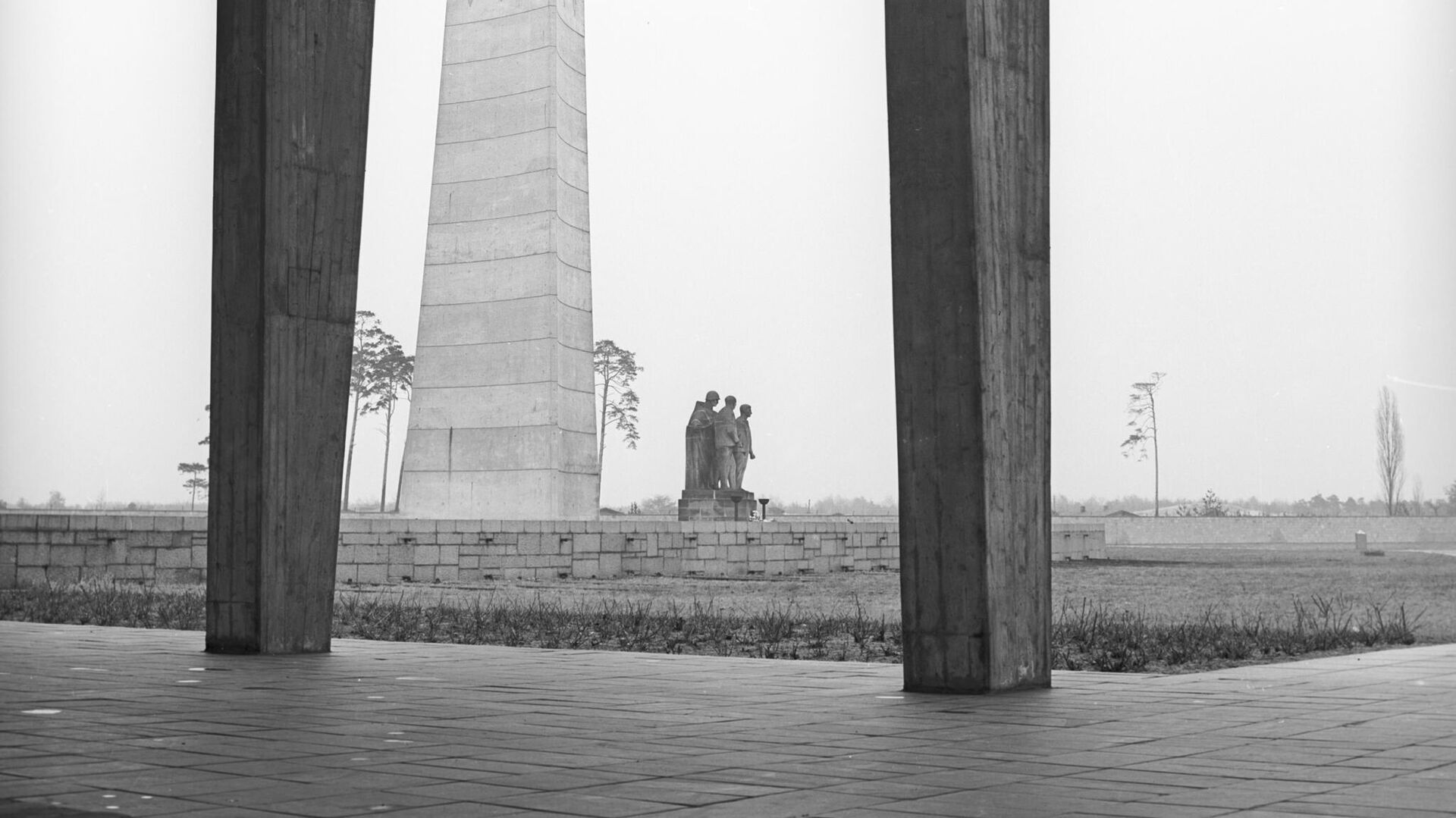 Памятник советским воинам-освободителям на территории Мемориального комплекса Концентрационный лагерь Заксенхаузен - РИА Новости, 1920, 01.08.2021