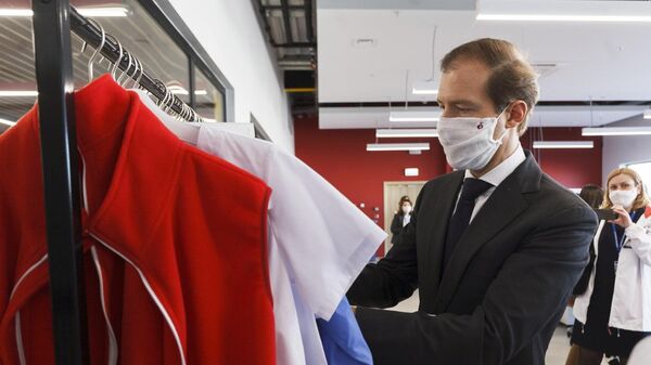Министр промышленности и торговли РФ Денис Мантуров во время визита на Калужский завод компании Bosco di Ciliegi