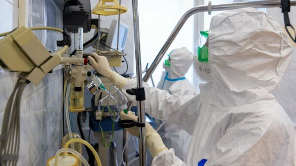 Медицинские работники в коронавирусном стационаре, открытом на базе госпиталя медсанчасти МВД России по Москве