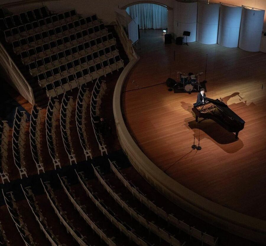 Концерт в пустом зале