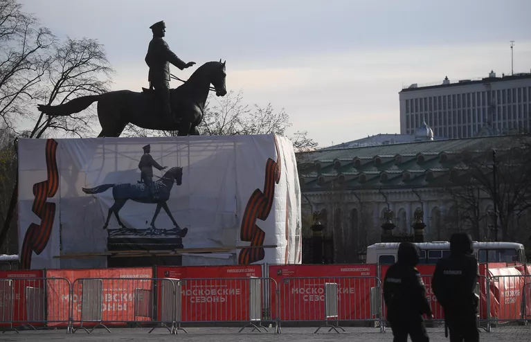 Памятник маршалу Георгию Жукову на Манежной площади в Москве Памятник маршалу Георгию Жукову на Манежной площади в Москве