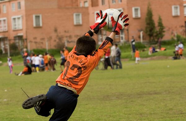 Проект Football for Growth использует футбол для продвижения жизненных ценностей и образования в ряде городов Колумбии Проект Football for Growth использует футбол для продвижения жизненных ценностей и образования в ряде городов Колумбии
