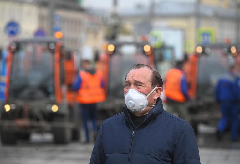 Заместитель мэра Москвы по вопросам жилищно-коммунального хозяйства и благоустройства Петр Бирюков 