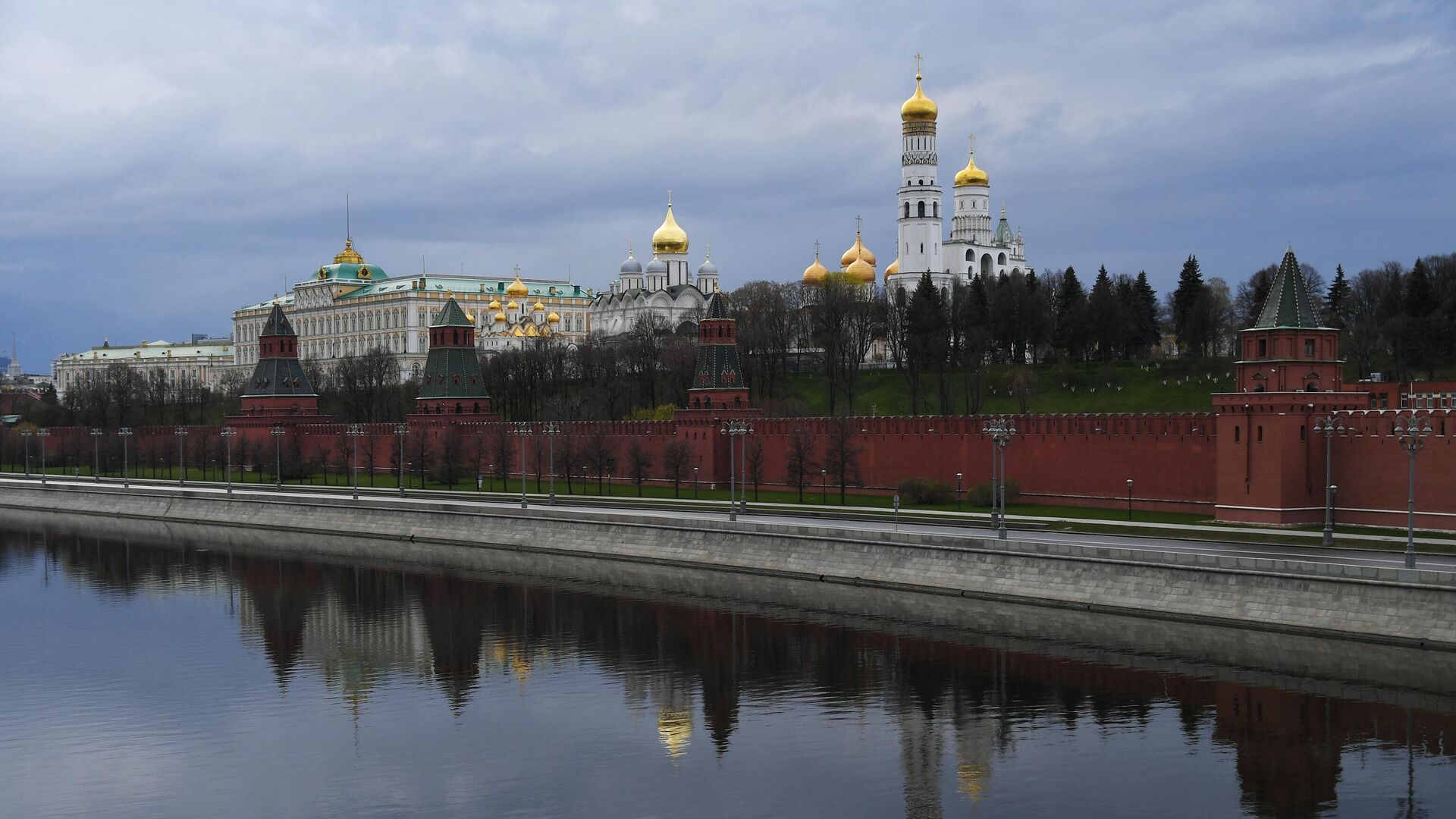 Московский Кремль и пустая Кремлевская набережная - РИА Новости, 1920, 10.09.2020