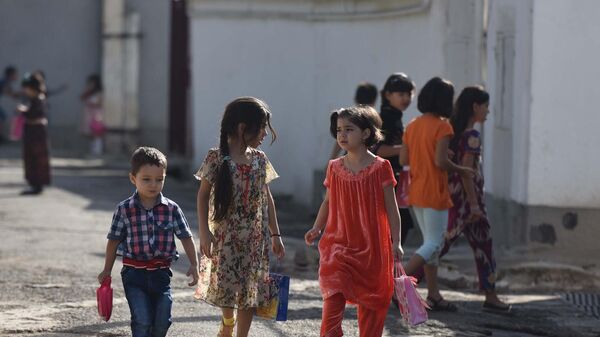 Дети на улице Душанбе